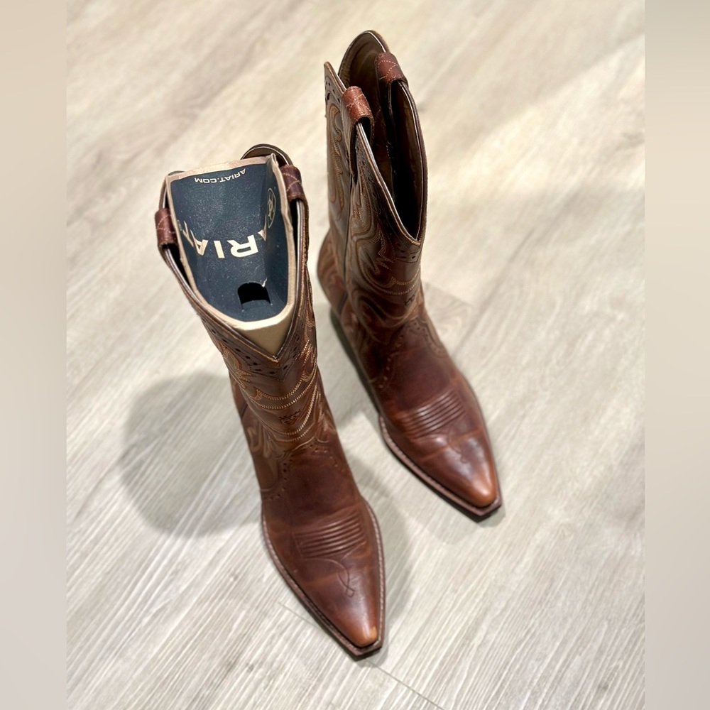 Ariat ATS women’s Heritage western boots